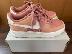 ナイキ エアフォース1 LV8 バレンタインデージュニアジュース　23.5㎝