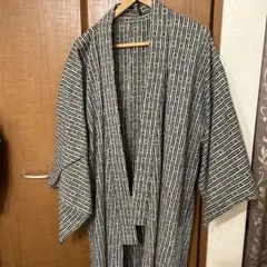 ストライプパターンの和服