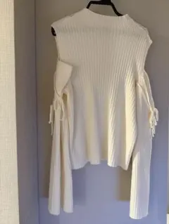 オープンショルダー ニット