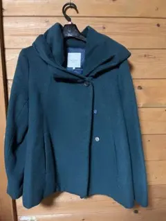 フード付きダークグリーンコート