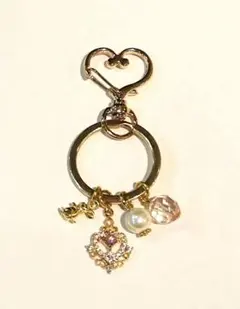 ハート　キーホルダー、キーリングチャーム　ゴールド　うさぎ　パール