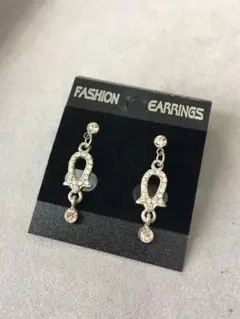 [新品] クリスタル装飾　ピアス キラキラ　ラインストーン