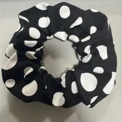 水玉柄シュシュ