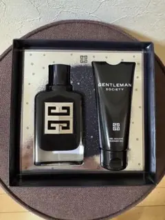 GIVENCHY GENTLEMAN SOCIETYのサムネイル