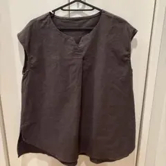 ノースリーブ ダークグレー トップス