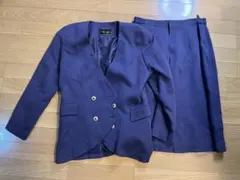 ネイビー ダブルブレストジャケットとタイトスカート セットアップ