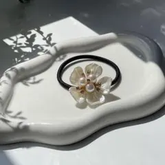 ヘアゴム　パールフラワー　髪留め　ヘアアクセサリー　入学式　お呼ばれ