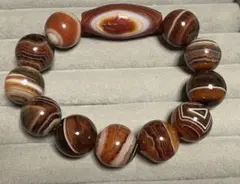 超激レア珍品‼︎ 古代老礦石　龍六眼天珠 超激レア珍品‼︎ 古代老礦石 太極天珠 龍眼・赤瑪瑙銀線