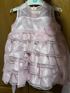 Qine フリル付きピンクベビードレス 90cm