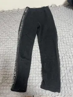 スポーツスタイル ブラックパンツ サイドロゴ