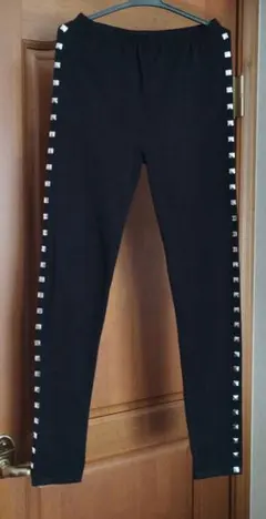 サイドラインレギンス　（ブラック・装飾付）