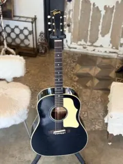 Gibson Custom Shop Murphy Lab J-45のサムネイル