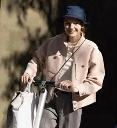 Item thumbnail for item 6fb53c4f-a557-4da9-b1e3-6b8deaacd958