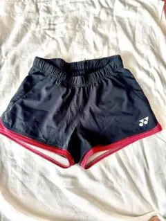 ヨネックス バドミントン ショートパンツ 黒/赤
