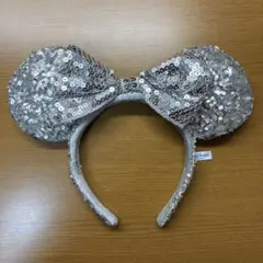 ディズニー　カチューシャ　シルバー　スパンコール