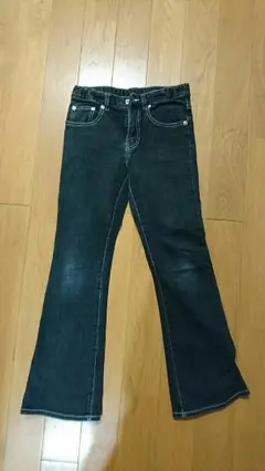 ユニクロ ブラックジーンズ