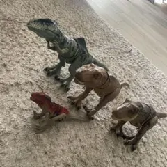 ジュラシック　ワールド　恐竜フィギュア　T-REX 他4体セット