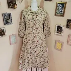 ホコモモラベージュ花柄ロングワンピースとジャケットのセットアップ