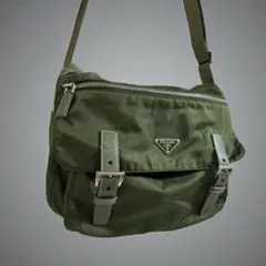 PRADA メッセンジャーバッグ カーキ 三角ロゴプレート 白タグ