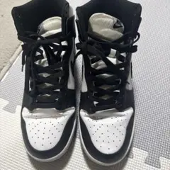 Nike Dunk High パンダ