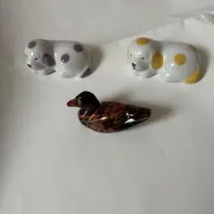 犬型 陶器箸置き 斑点　2個　カモ　１個