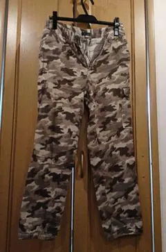 迷彩カーゴパンツ　アーバンリサーチ　M