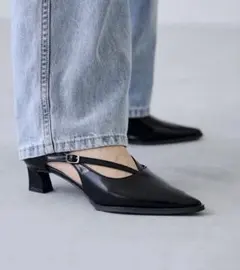 menue クロスストラップ ポインテッドトゥ ヒールパンプス　23.5cm