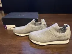未使用品　箱有　ダナキャラン DKNY スリッポン スニーカー 黒　インソール傷のサムネイル