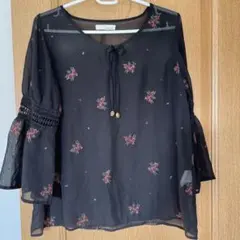 アフリカタロウ　黒色刺繍シフォン生地長袖カットソーのサムネイル
