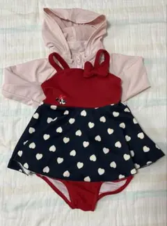 ミニーマウスの水着とピンクのラッシュガード