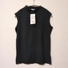 黒ノースリーブタートル