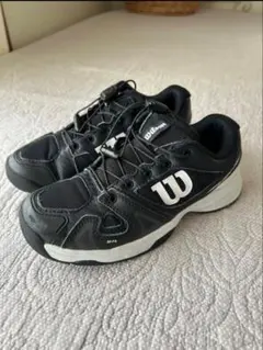 テニスシューズ　スニーカー