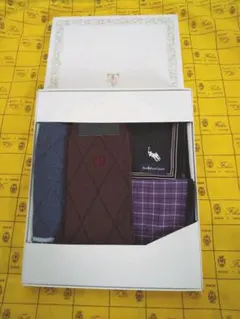 新品未使用　DKNY靴下とポロラルフローレンハンカチセット