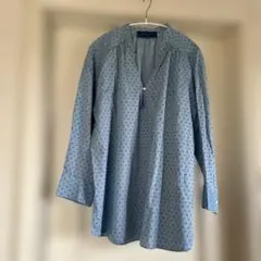 青ドット柄長袖シャツ