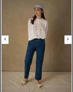 リーバイス　レッド　ストレートデニムのサムネイル