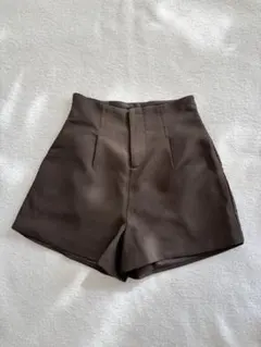 Ada. ハイウエスト ショートパンツ