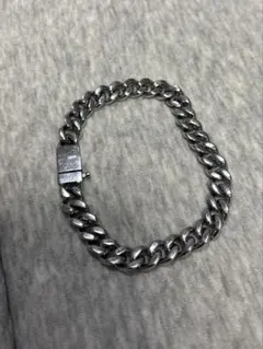 美品】DIESEL チェーンブレスレット 赤い巾着付き - メルカリ