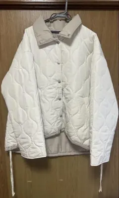 リバーシブルキルティングジャケット　ホワイト