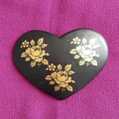 ブローチ　ハート型ブローチ 金色の花柄　和柄