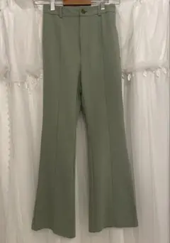 GU カットソーカラーフレアスラックス