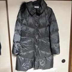 ダークグレーフード付きダウンジャケット