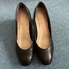 パンプス　黒　25