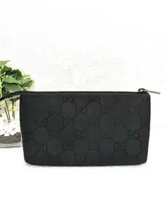 (美品)グッチ ブラック GGパターン ポーチ