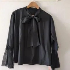 リボン付き黒長袖シャツ Fサイズ