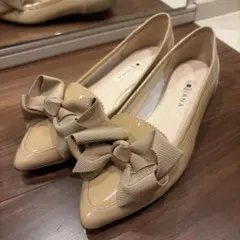 DIANA リボン付きフラットパンプス ベージュのサムネイル