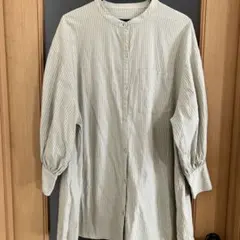 kastane 綿100ストライプバンドカラー バルーン袖シャツ
