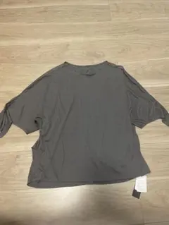 新品タグ付 半袖シャツ グレーのサムネイル