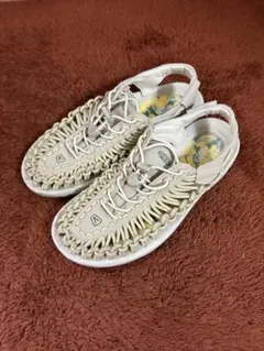KEEN UNEEK サンダル ホワイトキャップ25cm - メルカリ