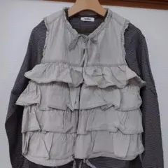 新価格　新品　niko and…フリルティアードベスト