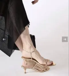 美品◆BRENTELLA/ブレンテッラ GOLD STRAPサンダル　23.0のサムネイル